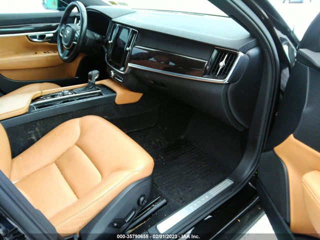 2017 Volvo S90, VIN: YV1A22MKXH1014753