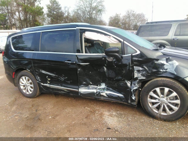 2C4RC1BG3JR121479 Chrysler Pacifica Touring L