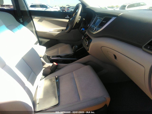 2017 HYUNDAI TUCSON SE VIN: KM8J33A49HU508451