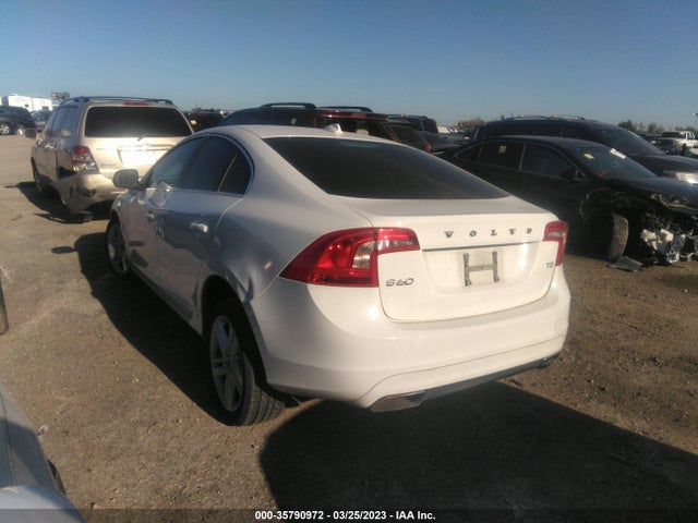 2015 VOLVO S60 T5 DRIVE-E PREMIER VIN: YV140MFBXF1317833