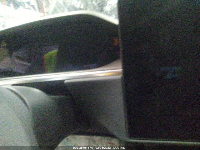 2022 Tesla Model S, VIN: 5YJSA1E55NF477483