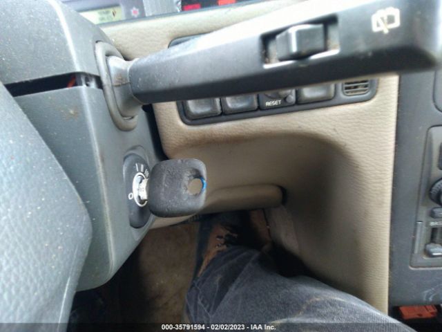 YV1LW55A3X2610090 Volvo V70