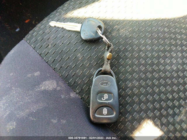2010 HYUNDAI ACCENT GS VIN: KMHCM3AC4AU150159