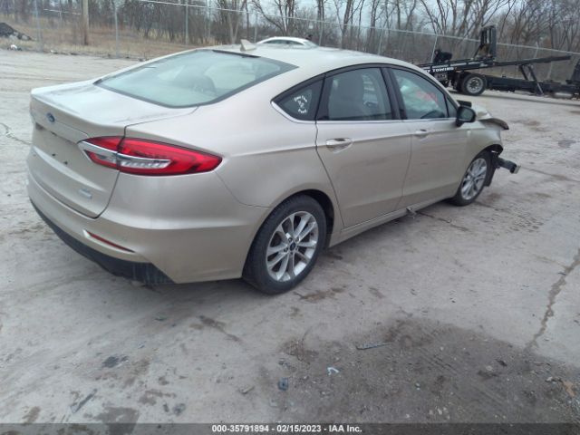 3FA6P0HD5KR108328 Ford FUSION SE