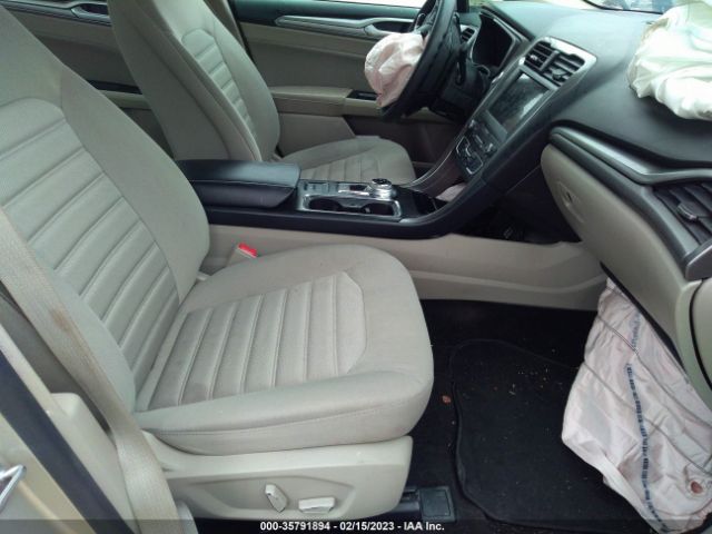 3FA6P0HD5KR108328 Ford FUSION SE