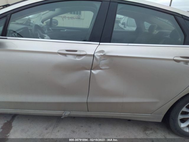 3FA6P0HD5KR108328 Ford FUSION SE