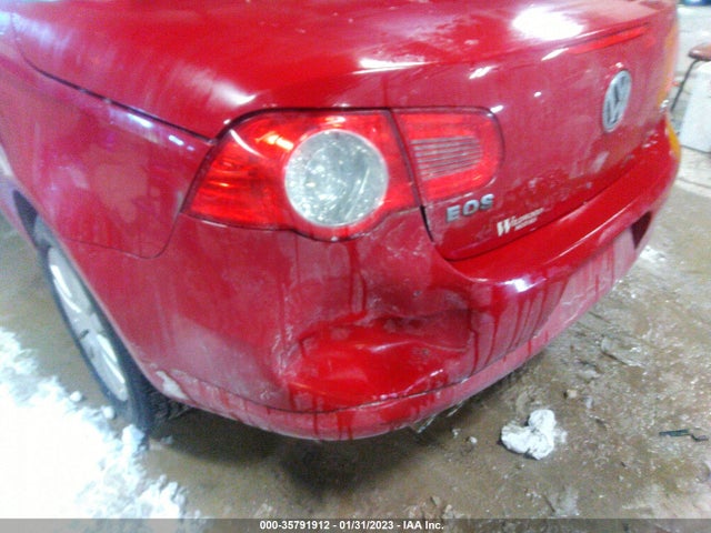 WVWAA71F88V045702 Volkswagen EOS TURBO