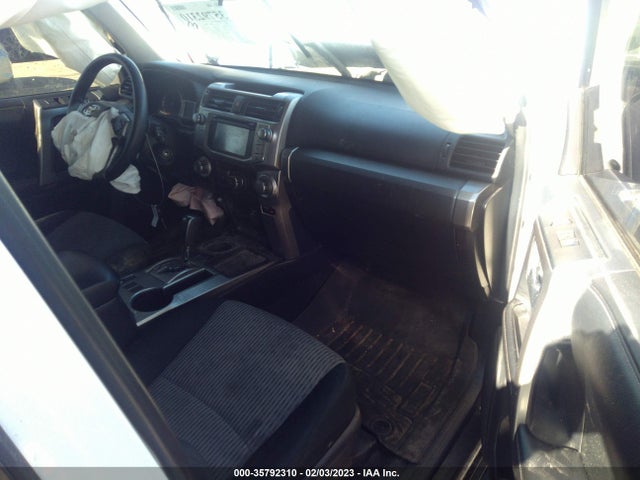 2015 Toyota 4Runner, VIN: JTEZU5JRXF5102158