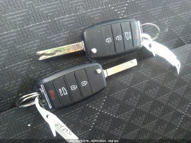 3KPA24AB8JE081571 KIA RIO S