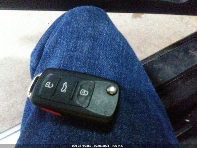 3VWJL7AT9EM606864 Volkswagen Beetle Coupe 2.0l Tdi W/sun/sound/nav