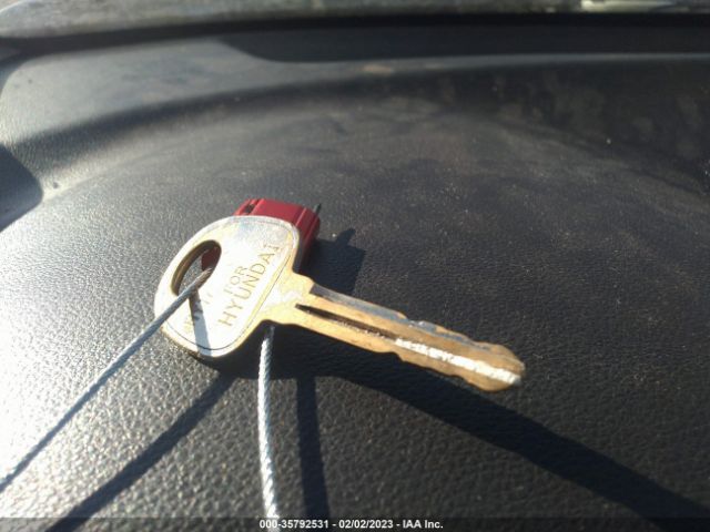 KNAFG525277045855 KIA Rondo Ex