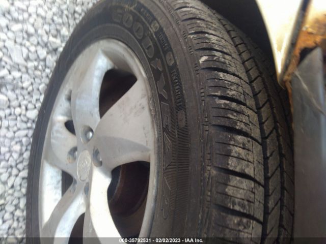 KNAFG525277045855 KIA Rondo Ex