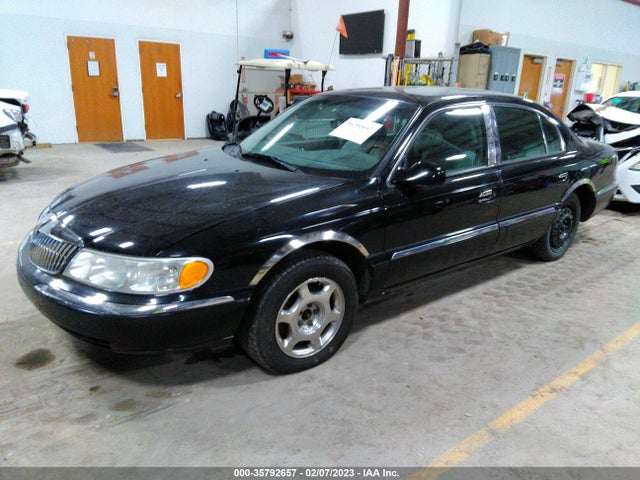 Lincoln Continental 2000 1LNHM97V1YY792701 Image 2