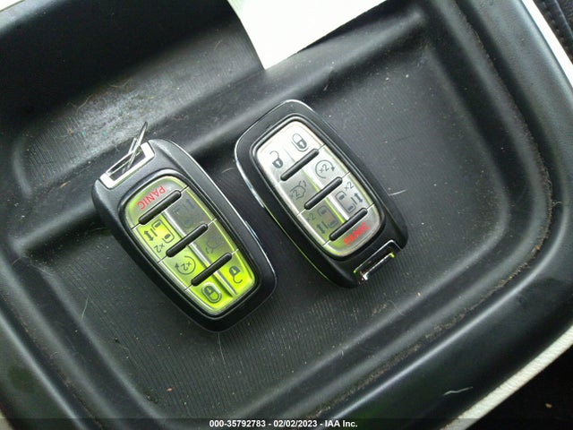 2C4RC1BG2HR809337 Chrysler Pacifica Touring-l