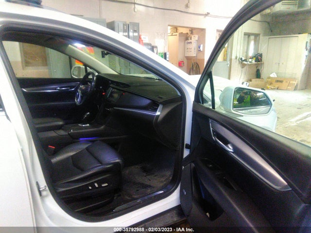 2018 Cadillac XT5, VIN: 1GYKNCRS1JZ172156