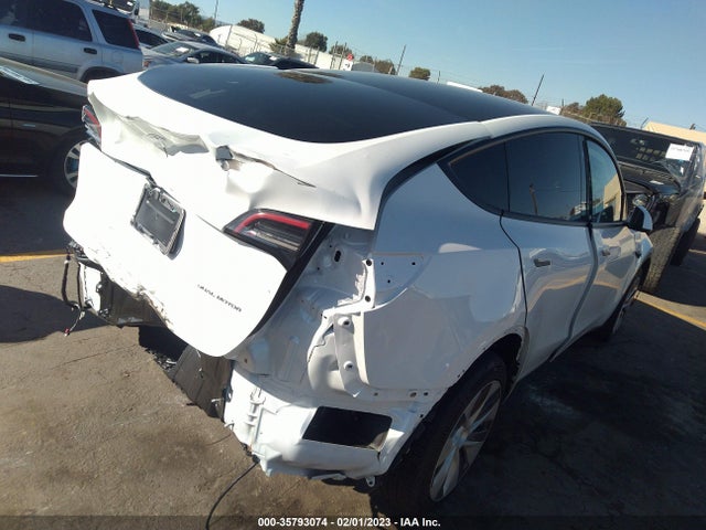 2022 Tesla Model Y, VIN: 7SAYGDEE3NF546572