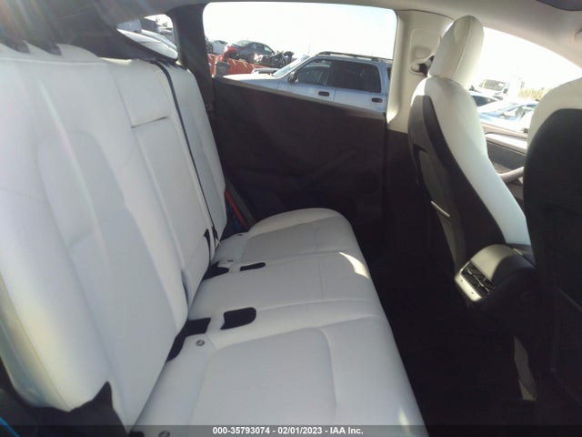 2022 Tesla Model Y, VIN: 7SAYGDEE3NF546572