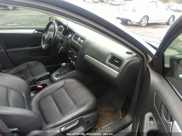 2013 VOLKSWAGEN JETTA SEDAN SE W/CONVENIENCE VIN: 3VWDP7AJ3DM238664