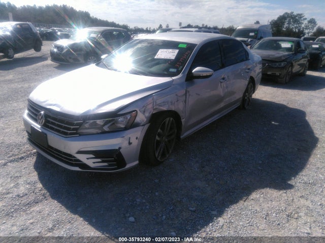 1VWAA7A3XJC030543 Volkswagen Passat 2.0t S/r-line