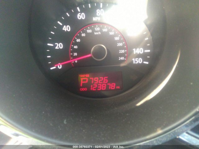 5XYKTDA2XBG062784 KIA SORENTO LX