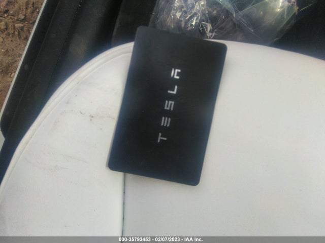2021 Tesla Model Y, VIN: 5YJYGAEE9MF236520