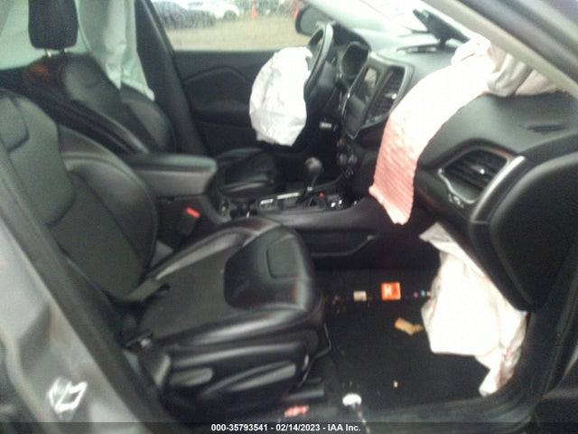 1C4PJLLB5KD266832 Jeep Cherokee Latitude Plus