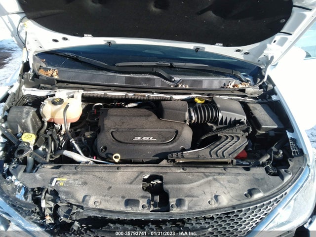 Chrysler Pacifica Touring L 2018 2C4RC1BG8JR130288 Image 11