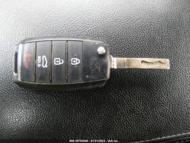 5XXGT4L33KG277861 KIA Optima Lx