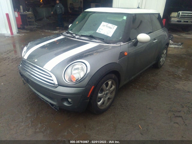 2010 MINI COOPER HARDTOP VIN: WMWMF3C53ATZ27208