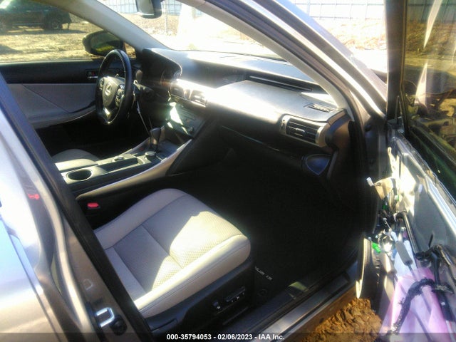Lexus IS 200T 2016 JTHBA1D24G5023624 Image 5