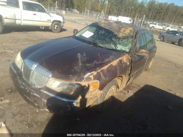 1998 LINCOLN TOWN CAR SIGNATURE VIN: 1LNFM82W5WY692129