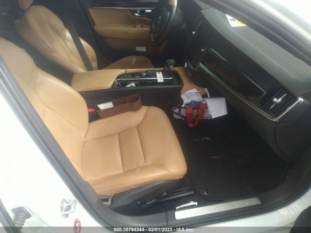 LVY982AK8JP040467 Volvo S90 Momentum