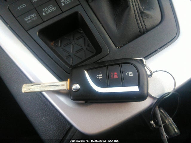 2022 TOYOTA RAV4 LE VIN: 2T3F1RFV1NW261042
