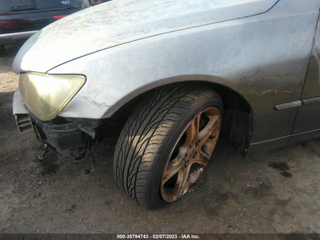 Lexus IS 300 2003 JTHBD192730071397 Image 6