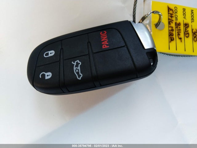 Chrysler 300 2014 2C3CCAAG8EH161922 Image 3