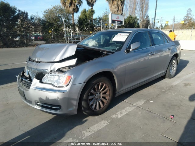 Chrysler 300 2014 2C3CCAAG8EH161922 Image 2