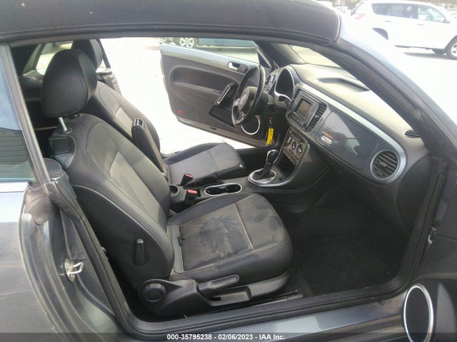 2018 Volkswagen Beetle, VIN: 3VW5DAAT1JM515352