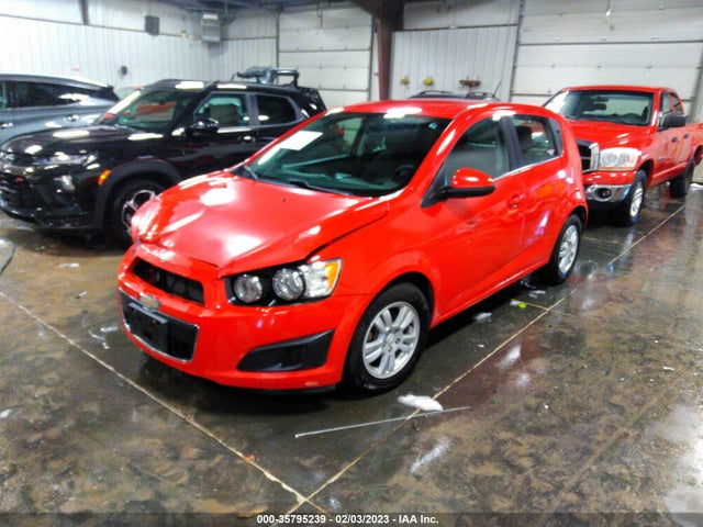 Chevrolet SONIC LT 2015 1G1JC6SH0F4109828 Image 2