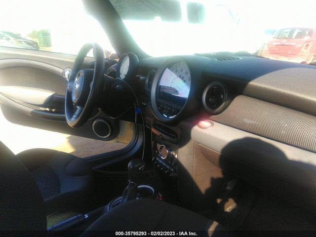 2011 MINI COOPER HARDTOP S VIN: WMWSV3C51BTY15633