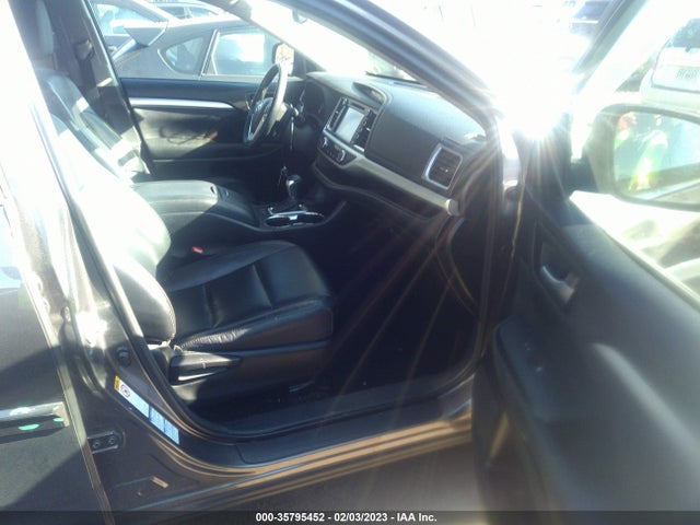 2015 Toyota Highlander, VIN: 5TDJKRFH5FS193753