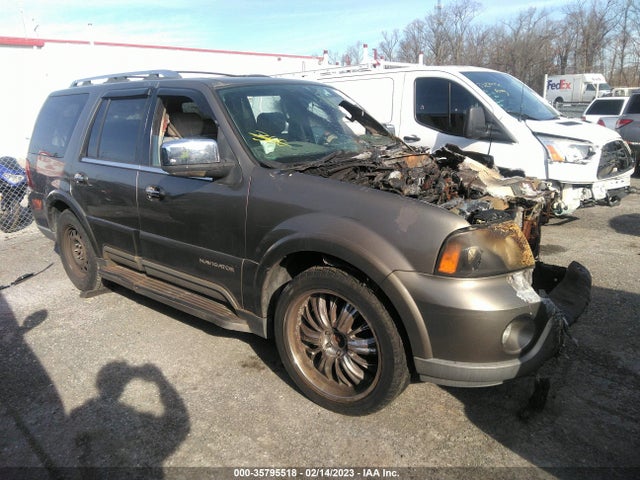Lincoln Navigator 2004 5LMFU28R14LJ18925 main image