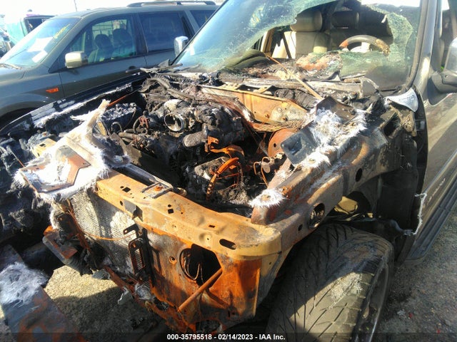 Lincoln Navigator 2004 5LMFU28R14LJ18925 Image 6