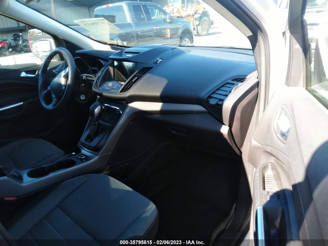 2016 Ford Escape, VIN: 1FMCU9GX6GUB44966