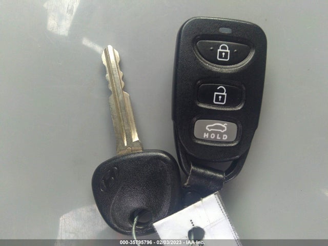 Hyundai ELANTRA SE 2018 5NPD74LFXJH295729 Image 3