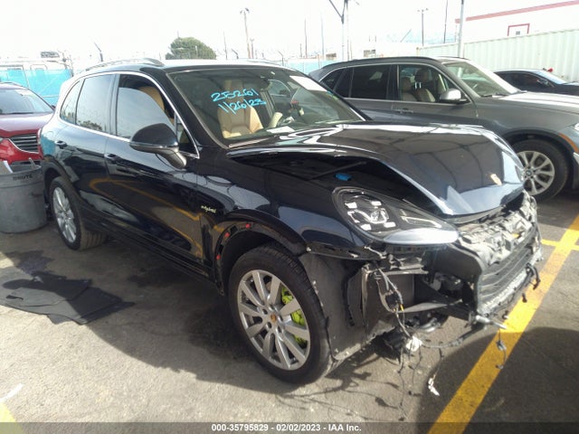 2015 Porsche Cayenne, VIN: WP1AE2A20FLA51005