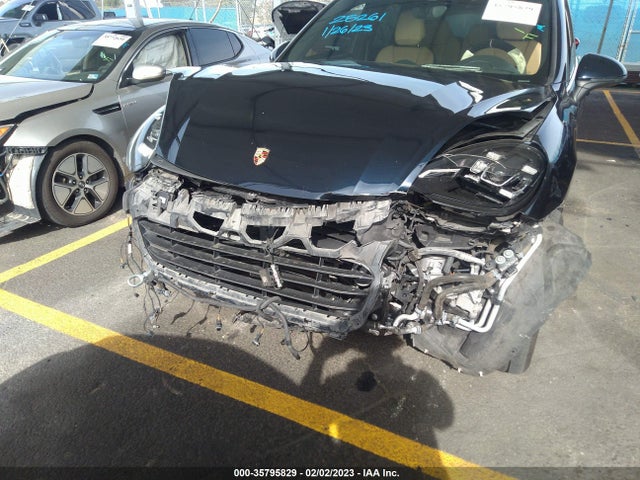 2015 Porsche Cayenne, VIN: WP1AE2A20FLA51005