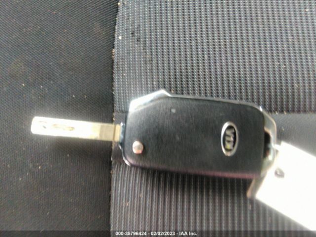 5XXG24J26MG043780 KIA K5 LX