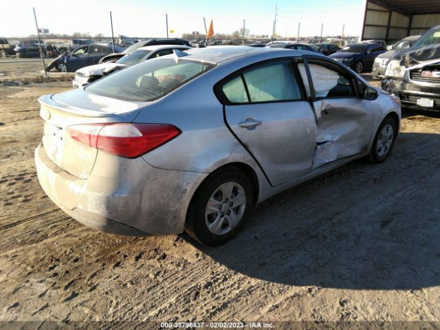 KNAFX4A61F5374061 KIA FORTE LX
