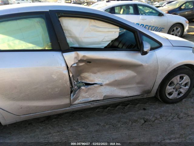 KNAFX4A61F5374061 KIA FORTE LX