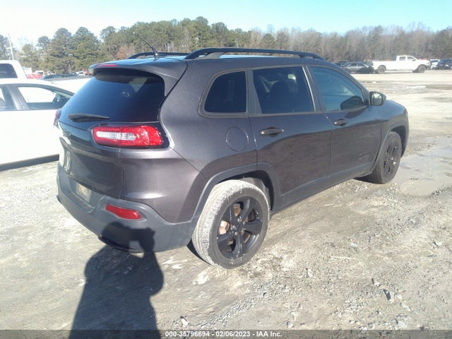 2016 Jeep Cherokee, VIN: 1C4PJLAB8GW323832